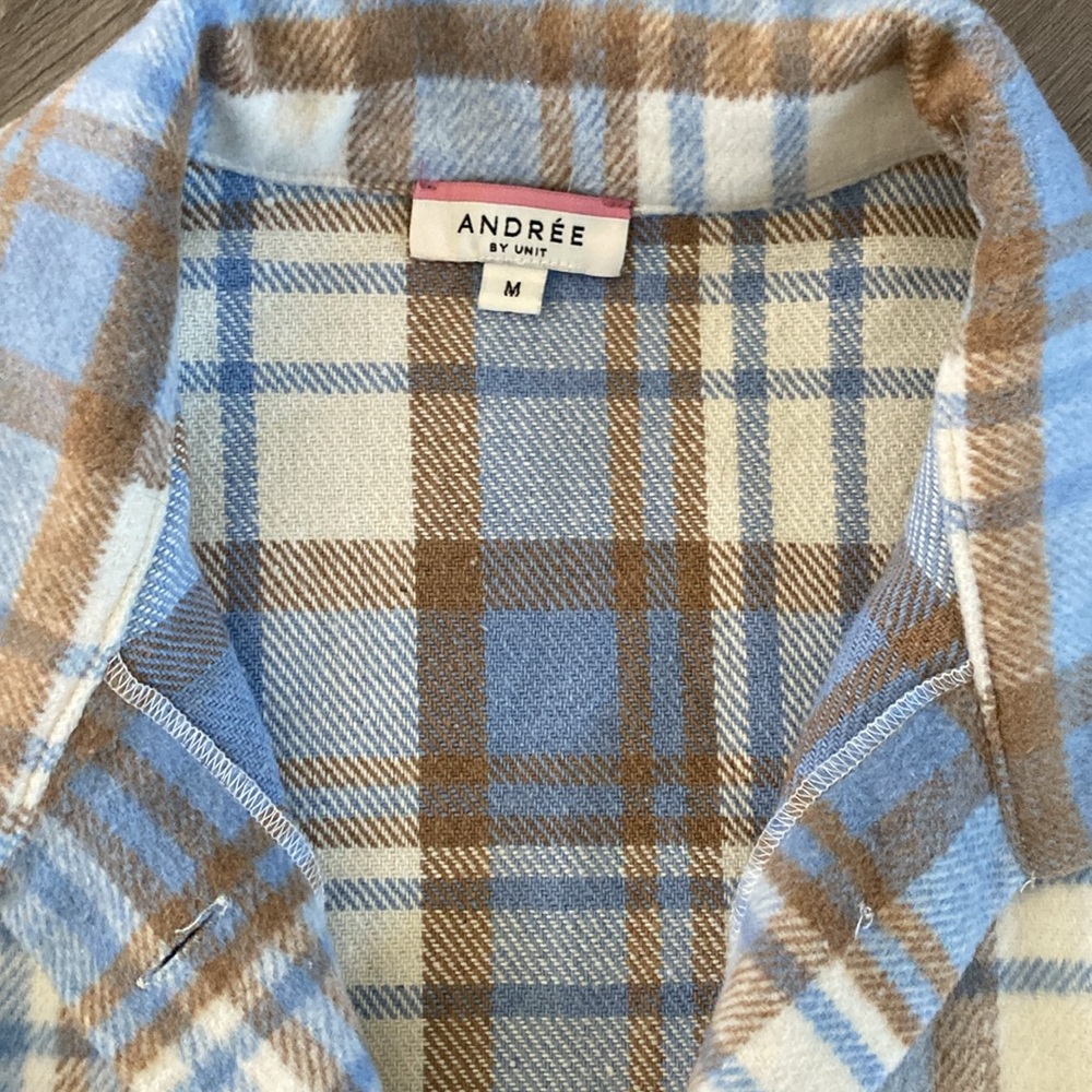 Classic Shacket - Picture 2 of 4